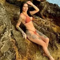 Bianca - Heißblütige Brasilianerin mit verführerischen Tattoos.