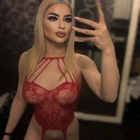 Alice feucht, geil und sexy wartet auf dich.