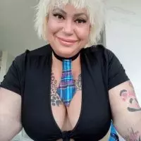 Nati, heiße und kurvige Nymphe.