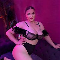 Mary, ein vollbusige und traumhaftes Girl.