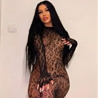 Heisse Kim, freches und megageiles Girl erfüllt Dir Deine Wünsche.