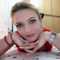 Mikaela, will heute noch Sex haben.